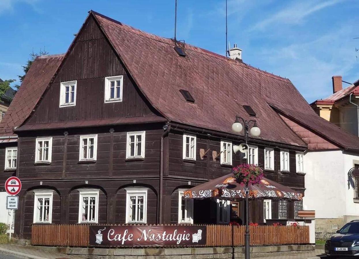 Penzion Cafe Nostalgie dvoulůžkový romantický pokoj Krásná Lípa Exteriér fotografie