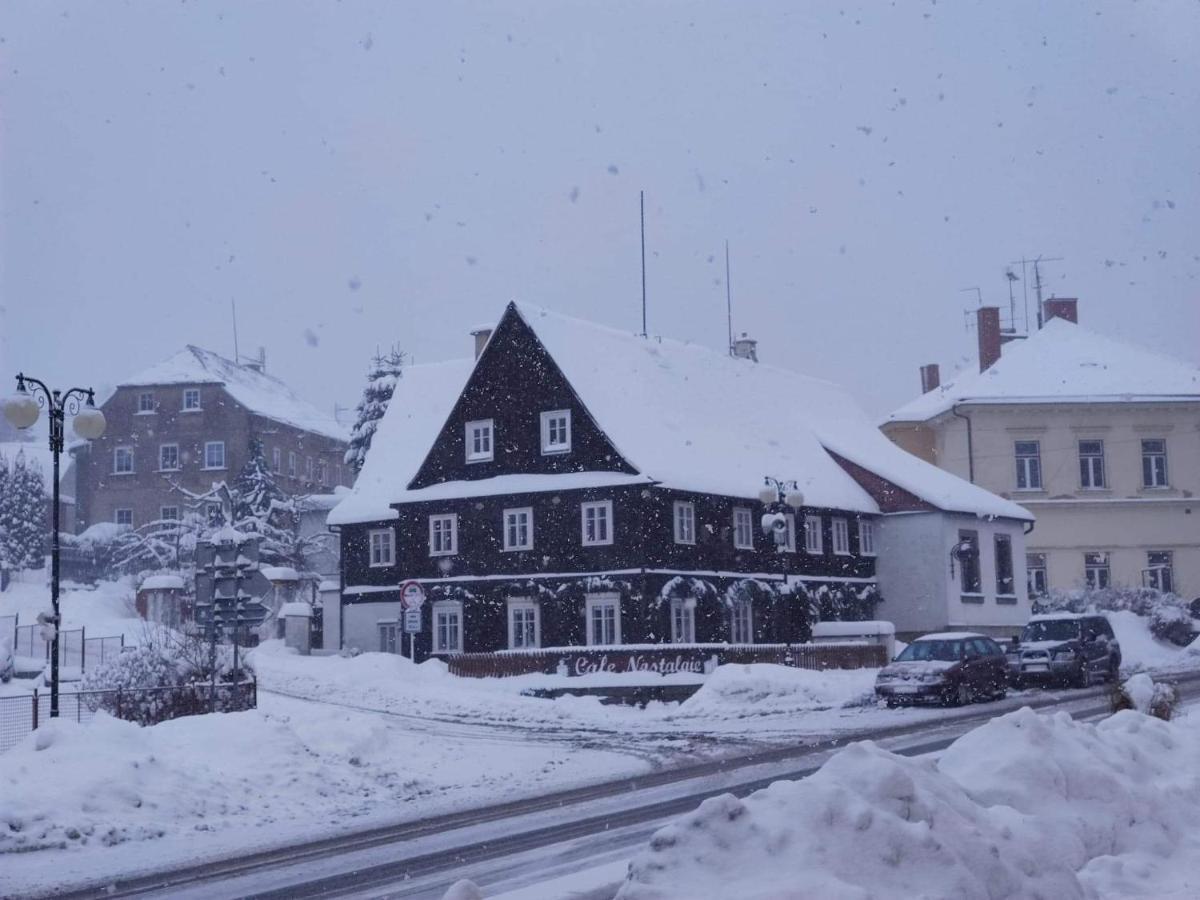 Penzion Cafe Nostalgie dvoulůžkový romantický pokoj Krásná Lípa Exteriér fotografie